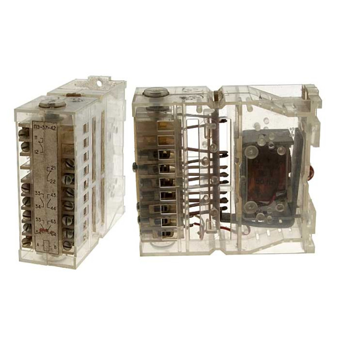 Реле ПЭ37  42  ~12 В