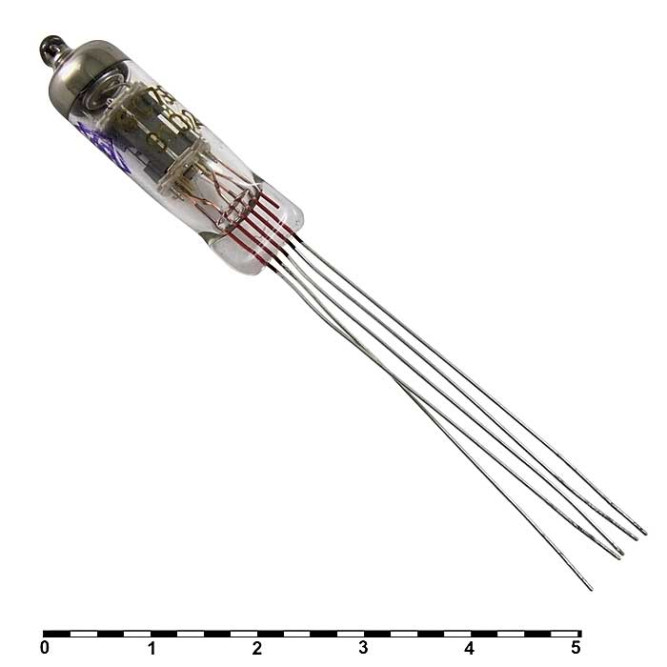 Радиолампа 6С7Б-В